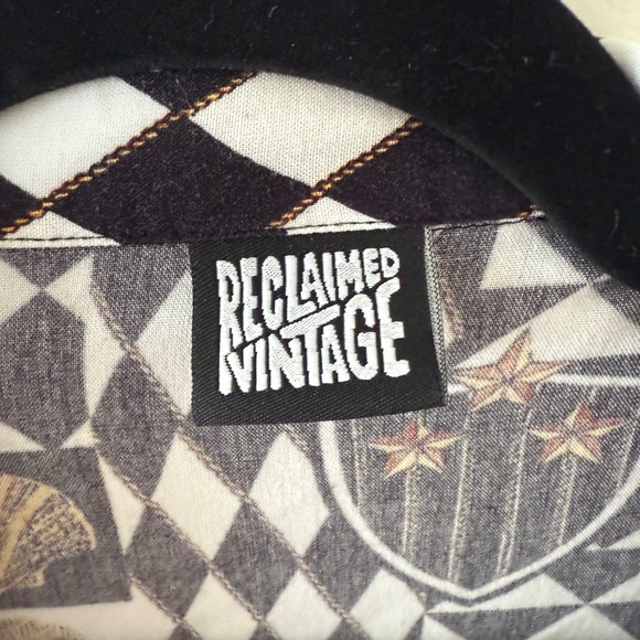 Vintage Party Pattern button-up - Picture 2 of 3